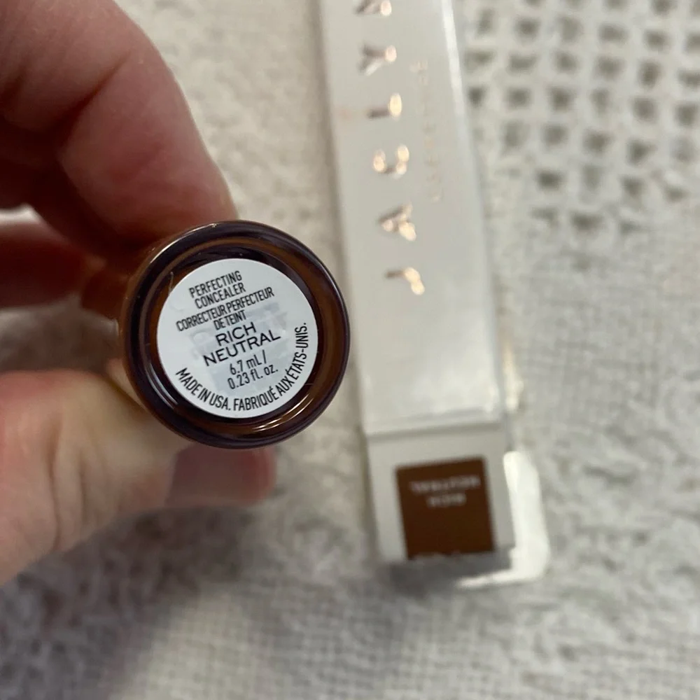NEW Jaclyn Cosmetics Correcting Concealer (RICH NEUTRAL)